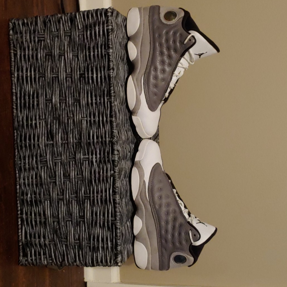 Jordan 13 Grey Atmosphere